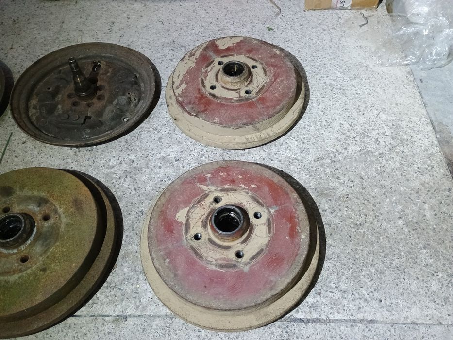 Запчастини Пасат б4 задні барабани тормоза Passat b4 Пассат