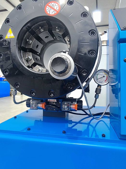 Zakuwarka do Węży hydraulicznych P32 + Przecinarka z skórowarką