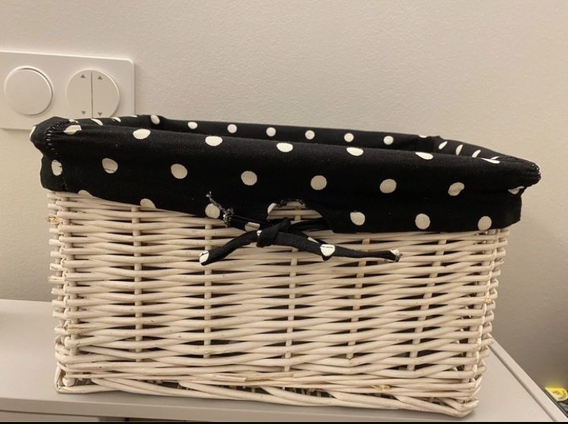 Koszyk wiklinowy biały