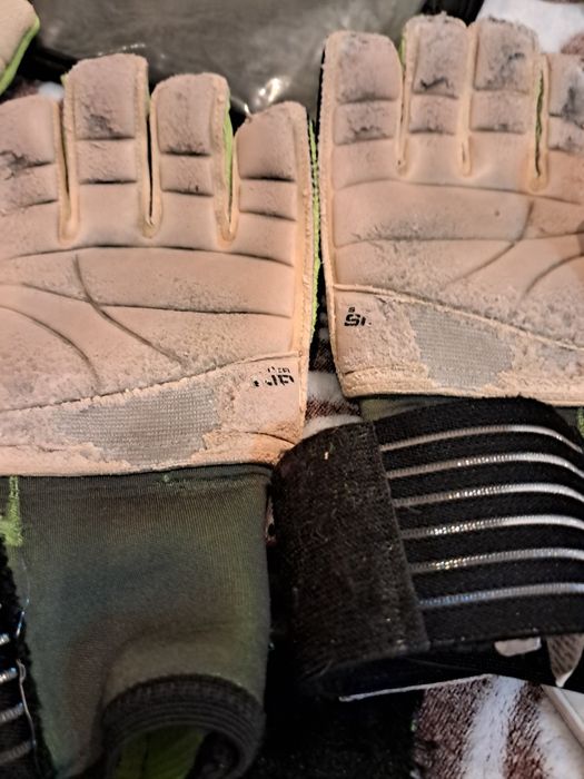 Продам рукавиці воротарські