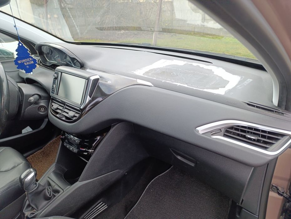 Peugeot 208 bardzo dobry stan