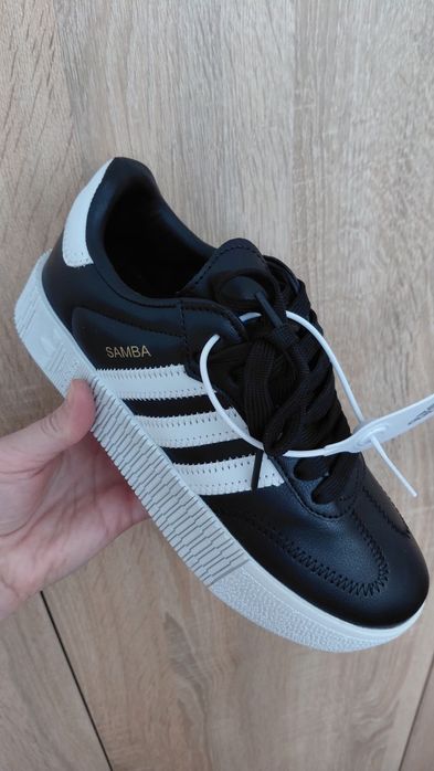 Кросівки 37 розмір