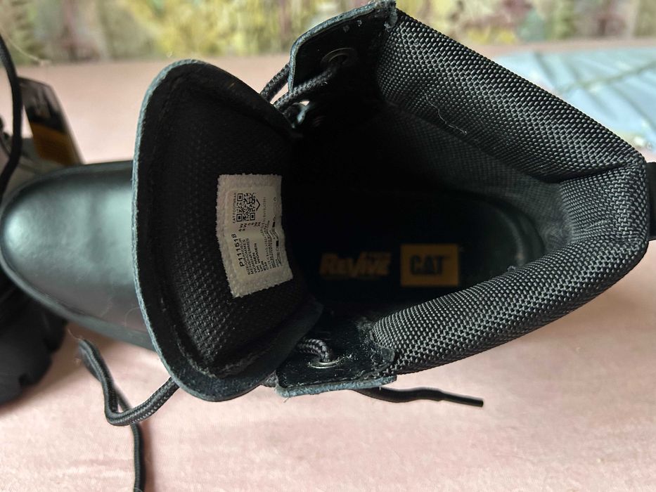 Ботинки CATERPILLAR UNISEX р-р 39 у відмінному стані