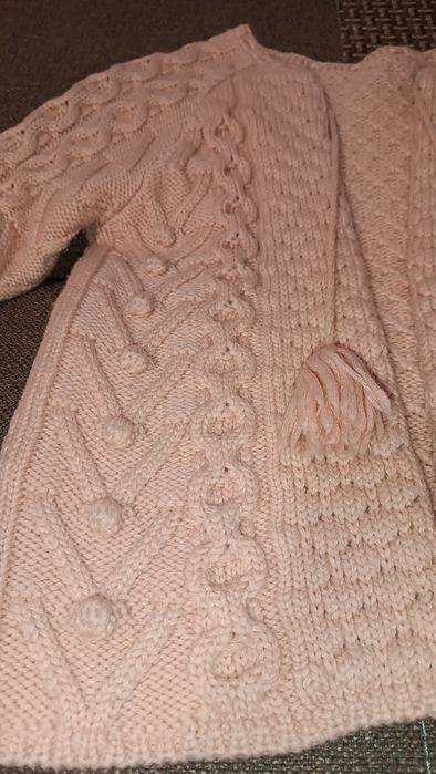 Тепла в'язана кофта