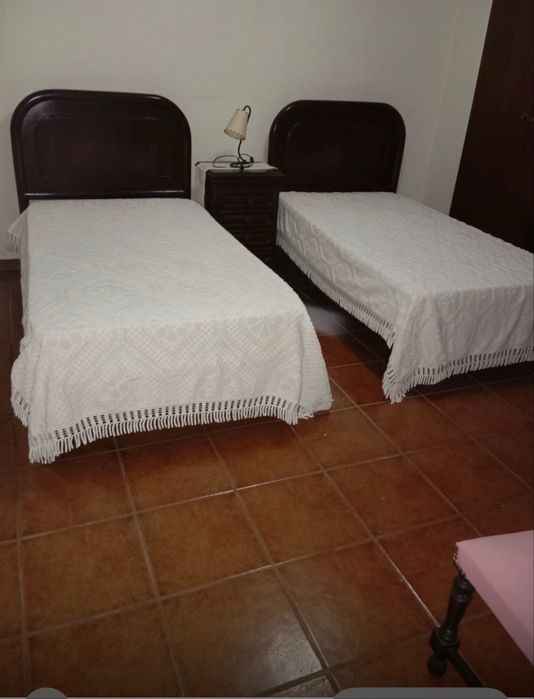 Mobila de quato( 2 camas individuais)