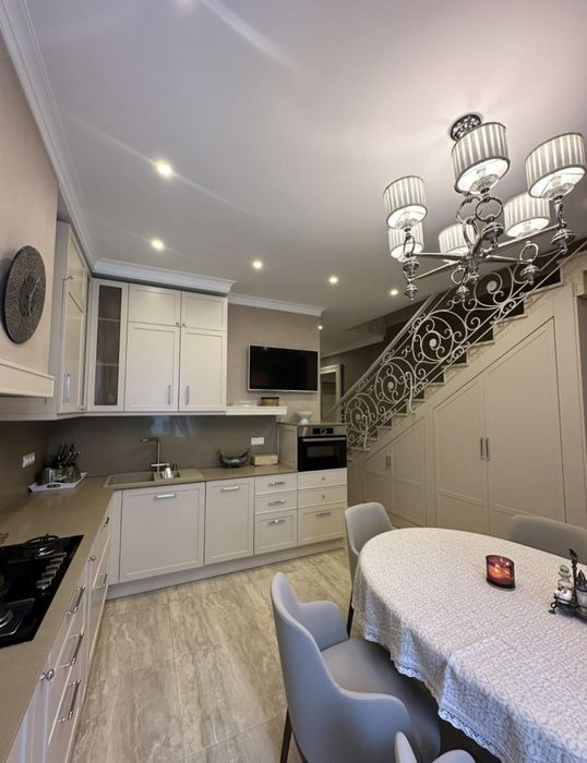 Пер.Мукачевский, Шикарная 3 комнатная квартира возле моря с паркингом