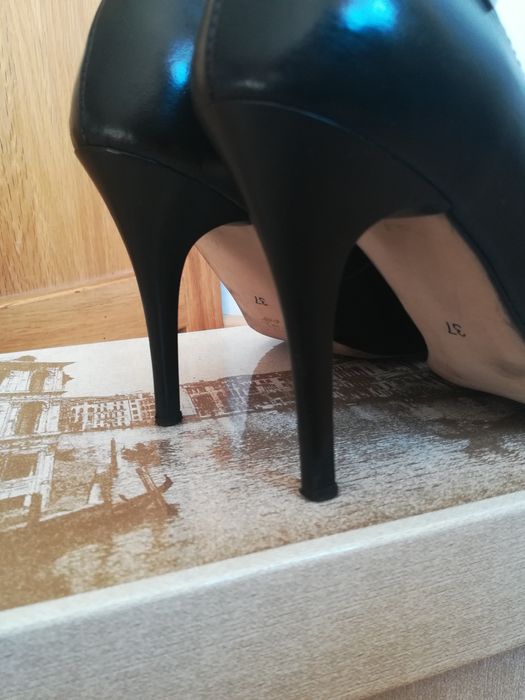 Czarne szpilki venezia 36