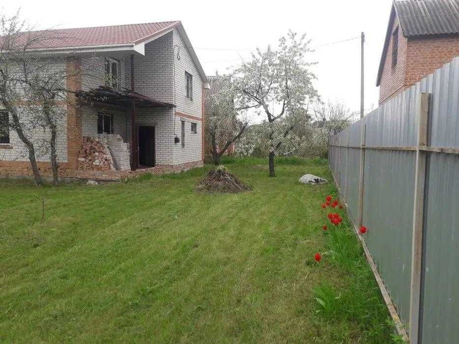 Продається дачний цегляний будинок на Вороніна