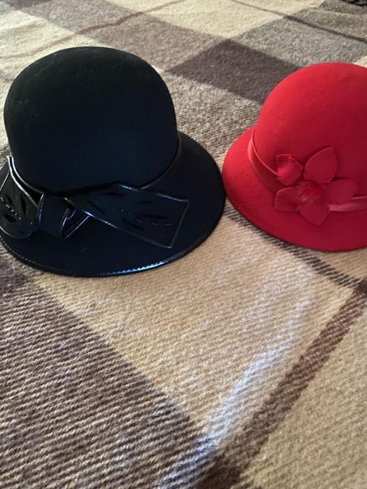 Шляпка червона/чорна