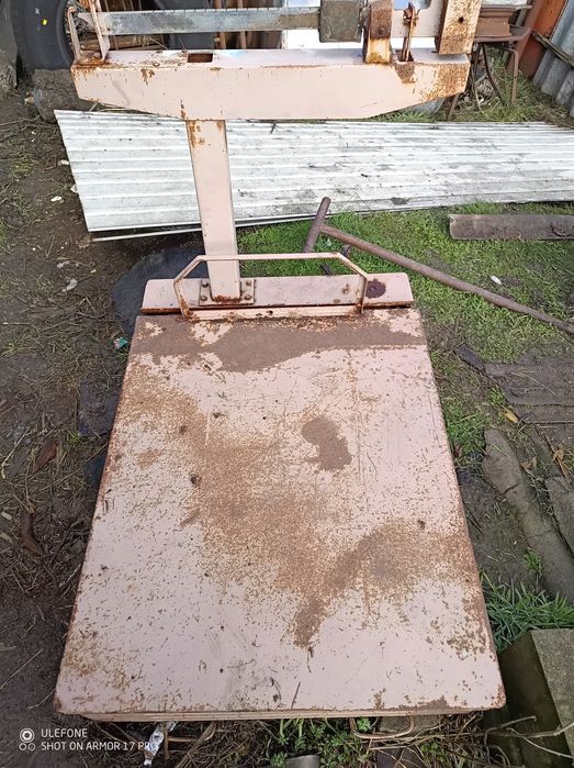 Ваги механічні на 1000 кг, в гарному стані