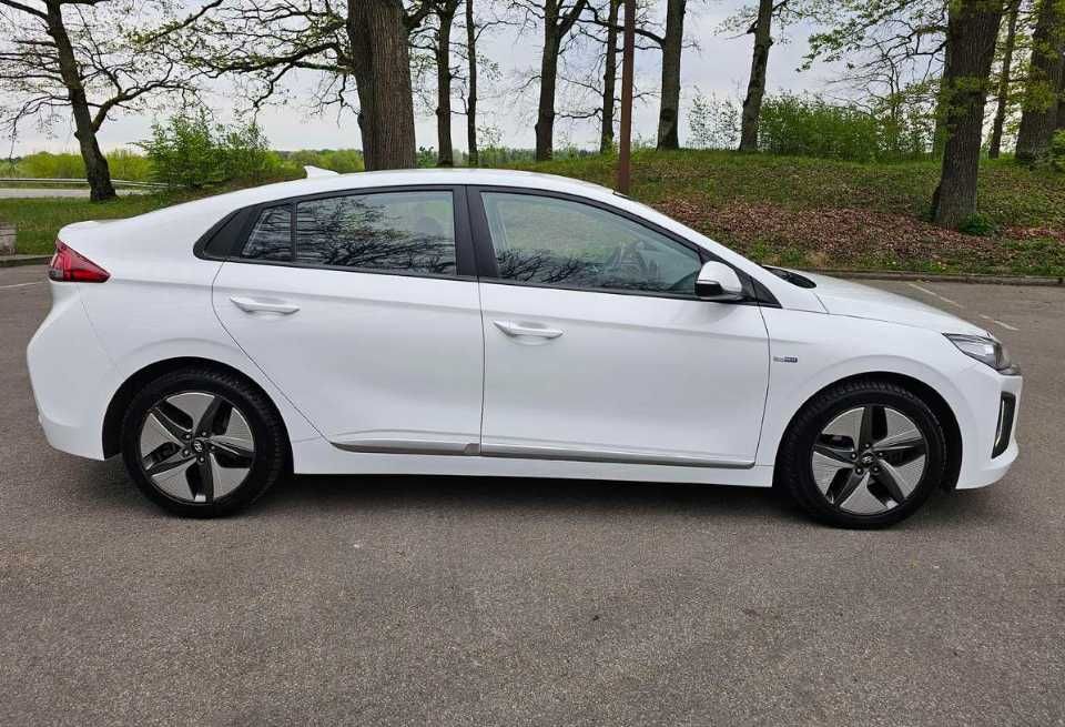 Hyundai IONIQ 2020 року