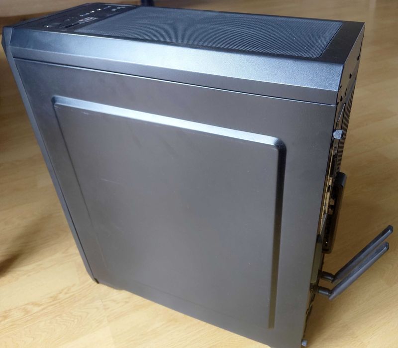 Komputer Ryzen 5700X\RX 6600 XT\32 GB RAM\Dysk 512 GB+ 2TB+ monitor