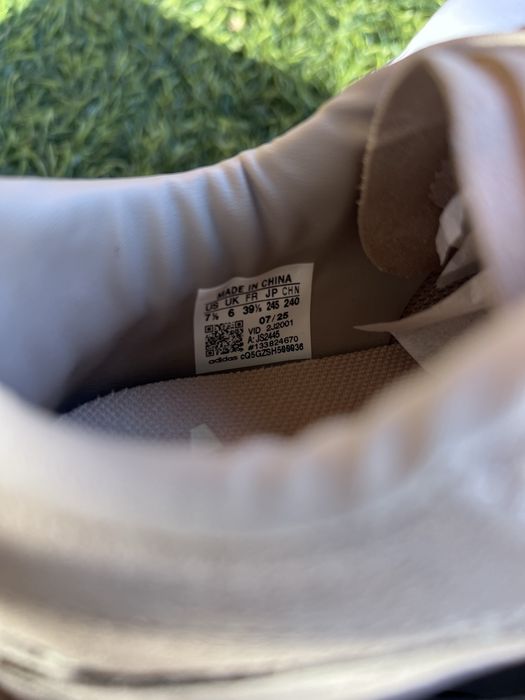 Кросівки жіночі adidas fos