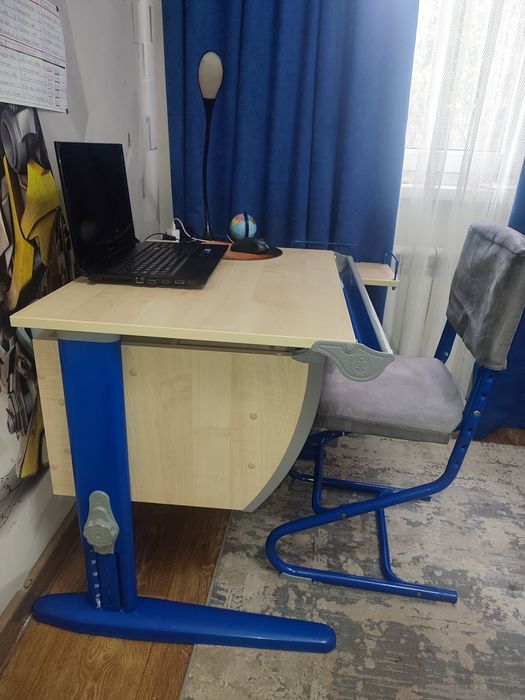 Дитяча парта і стілець фірми Демі