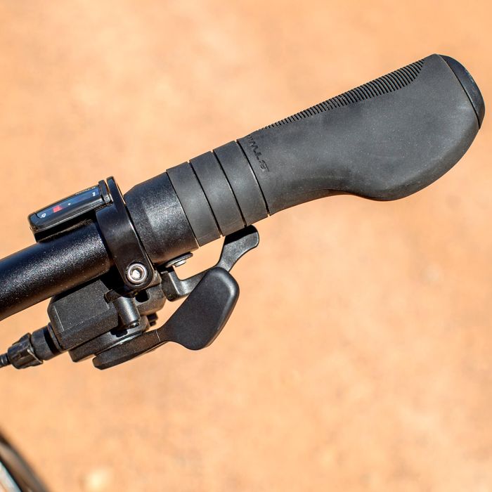 BICICLETA TREKKING RIVERSIDE 500 CINZENTO/VERMELHO