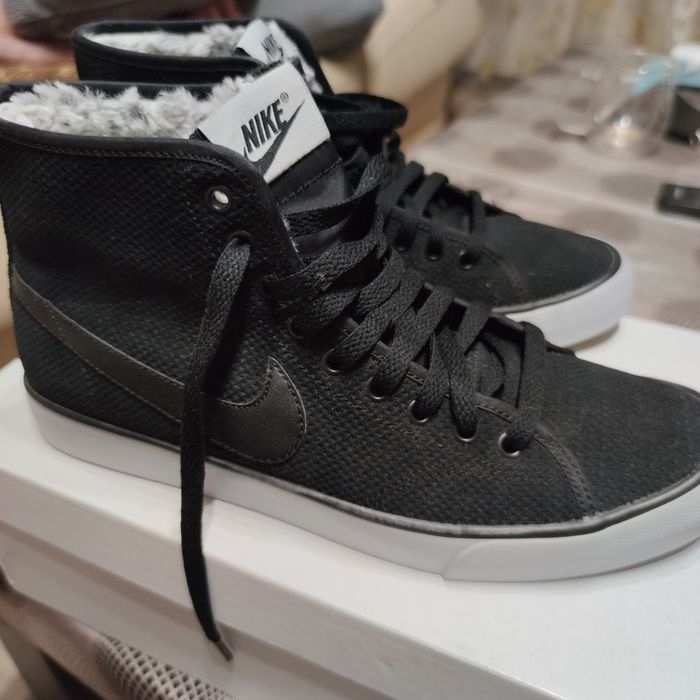 Кроссовки женские NIKE