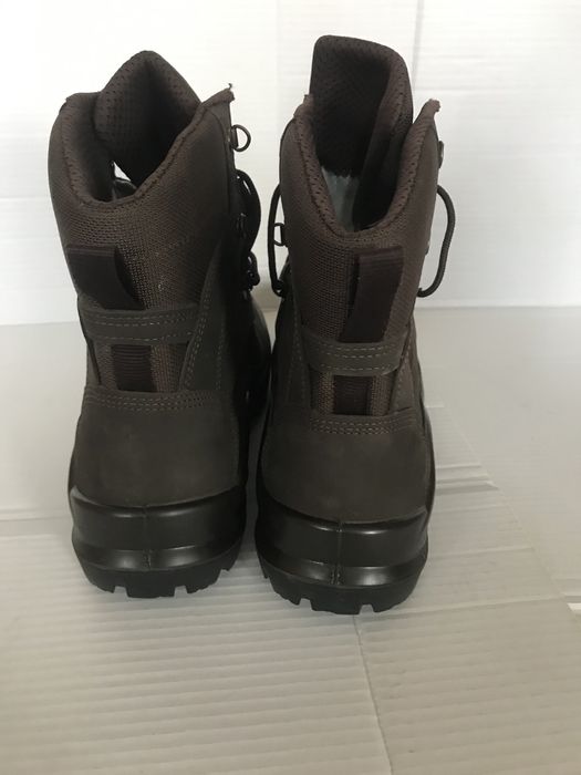 Продам ботинки новые