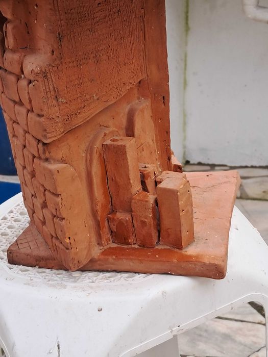 Vendo peça em barro muito rara