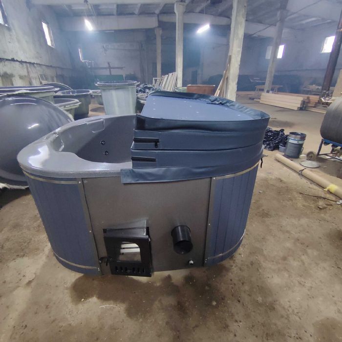 Чан з джакузи на дровах. Гидромасаж, лазня вдома. Мобільна купіль