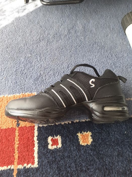 Buty snicersy. Rozmiar 37