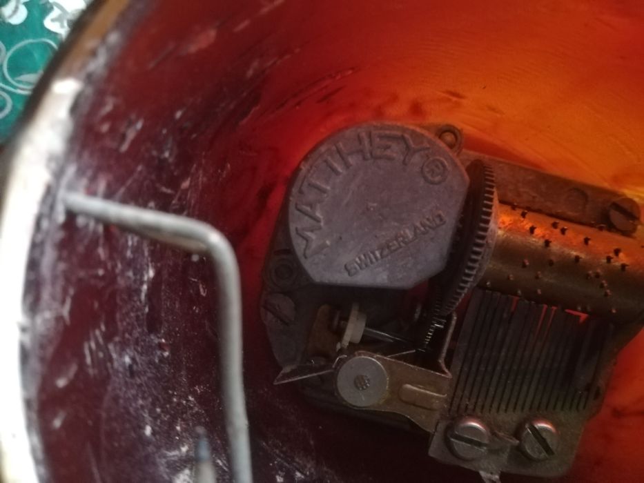 Продам терміново антикварну  мандолину