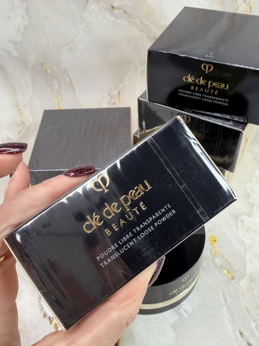 Пудра розсипчаста для обличчя Shiseido прозора