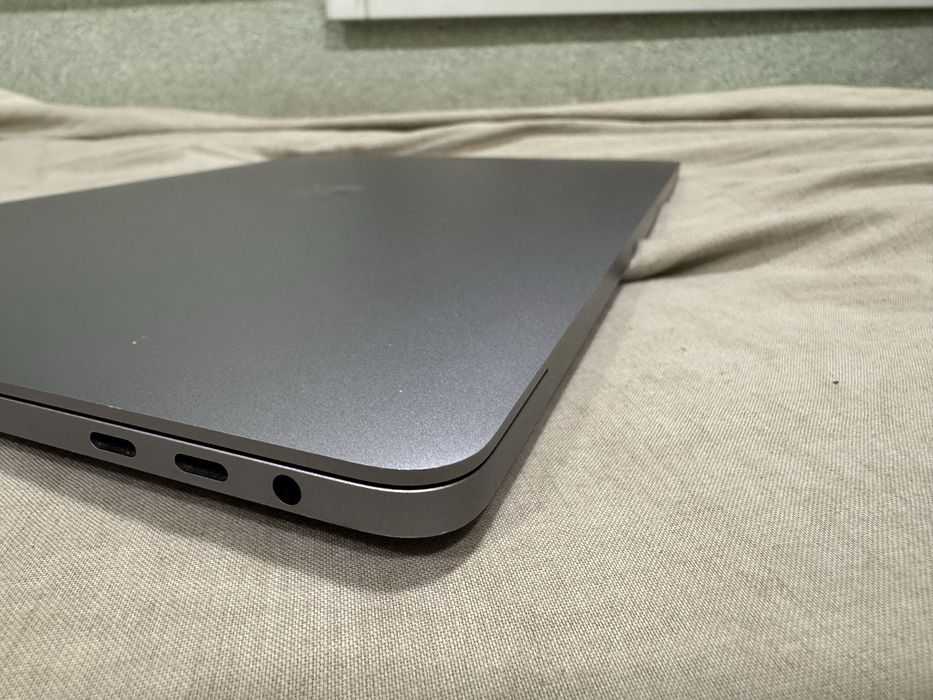 Macbook pro 16 2019-2020 i9/64/5600m 8gb