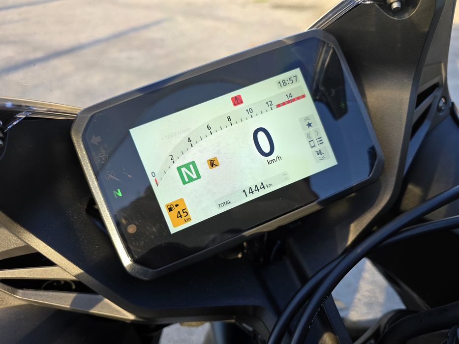 Honda CBR650R 2026/04 Nacional 1444km