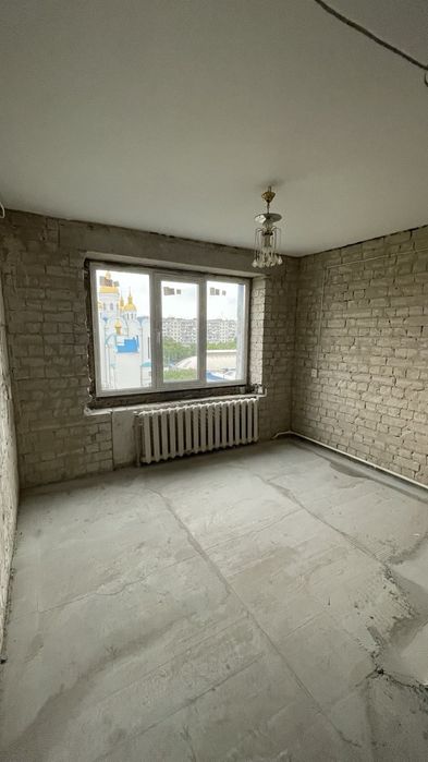 Продам 3-х кімнатну квартиру ринок Нива