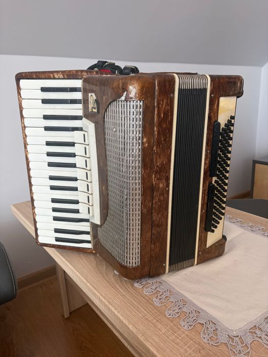 Sprzedam akordeon 80 basów