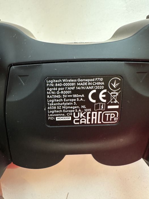 Геймпад бездротовий Logitech F710