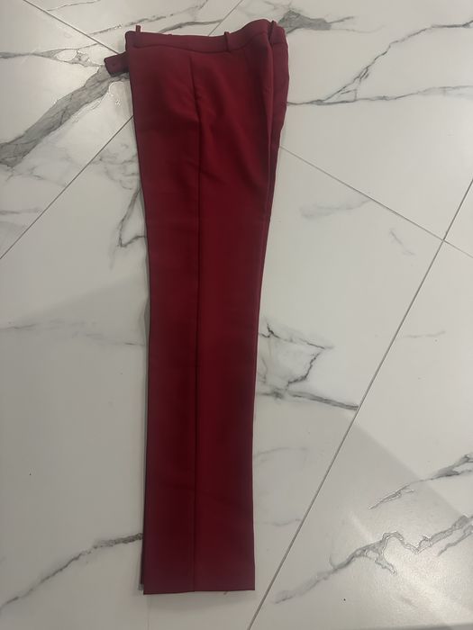 Шикарный  костюм для девушки . Придаст уверенность и настроения.