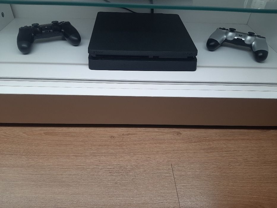 Vendo playstation 4 como nova