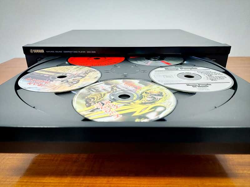 Yamaha Natural Sound Compact Disc Player CDC-585