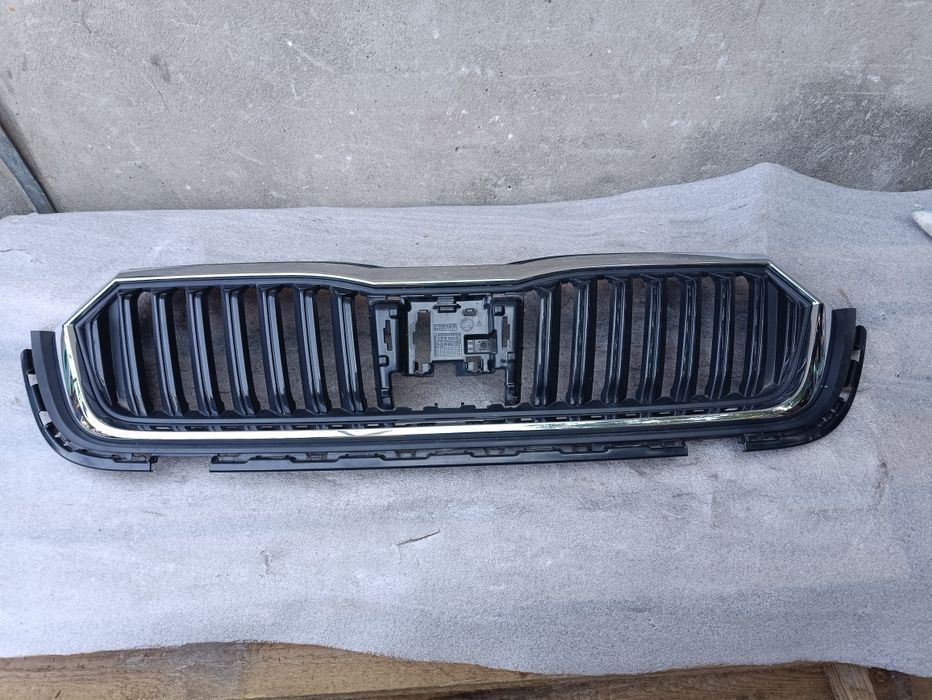 Skoda Octavia IV 4 grill atrapa wlot powietrza przód orginał wysyłka