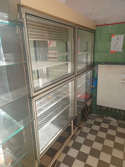 sprzedam dużą lodówkę przeszkloną