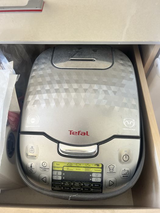 Продам мультиварку Tefal R39