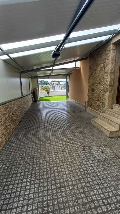Casa Térrea Independente com garagem e zona lazer