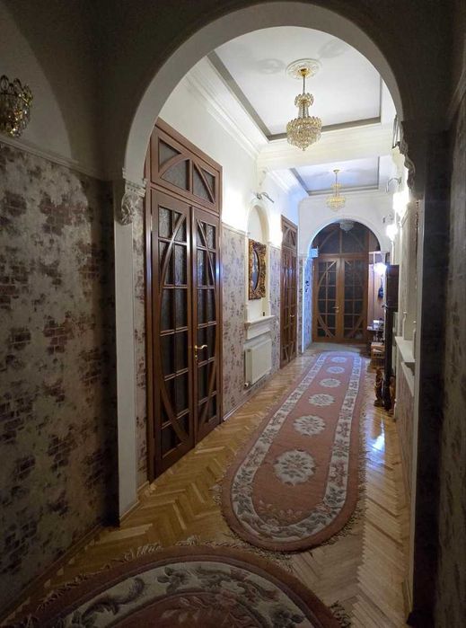 Продам 4 комнатную квартиру в Приморском районе с АГВ. Проспект Шевченко / Пироговская