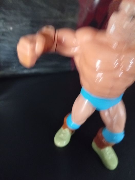 Figura WWF tatanka hasbro