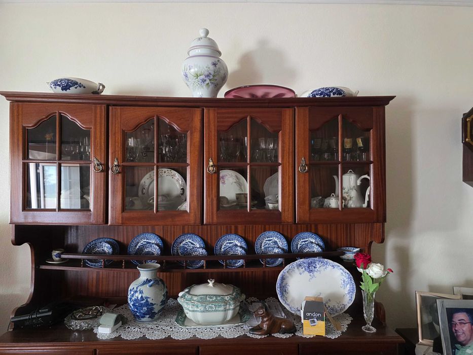 Louceiro antigo em madeira maciça