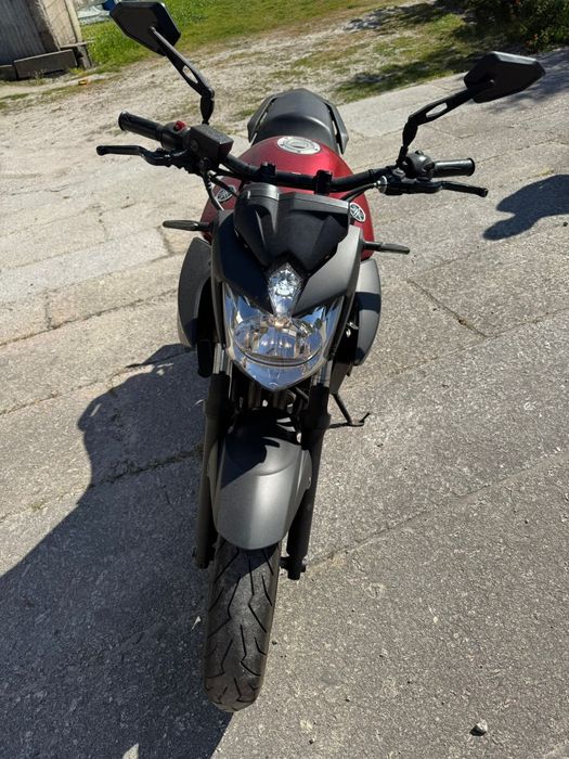 Yamaha XJ6 2009 .