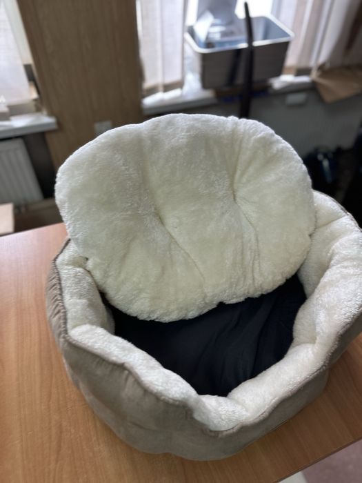 Лежанка для собак та котів Bedsure (60 см)