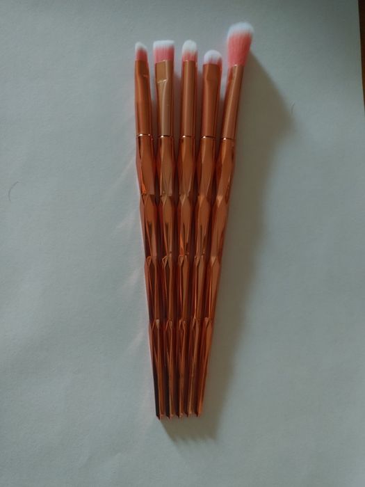 Zestaw pędzelków do twarzy rose gold 02