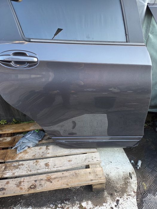 Drzwi prawe tył toyota yaris 3 lakier C/TR