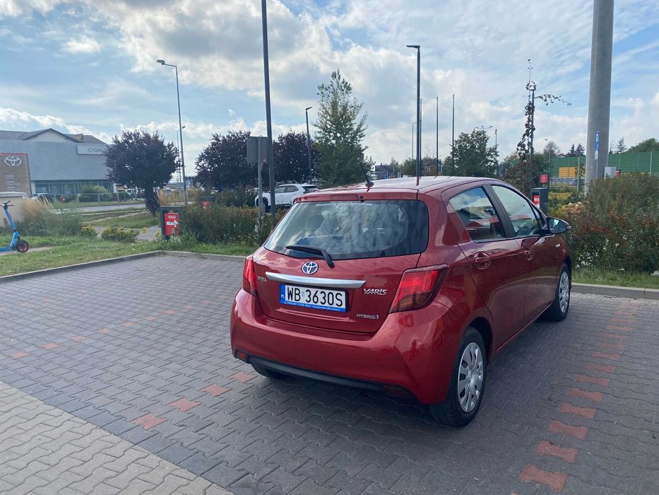 toyota yaris hybrid
