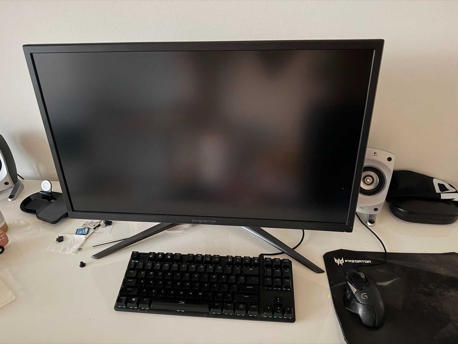 PC z monitorem - Core i9-10900k 3.7Ghz - 32 GB RAM - 1TB SSD