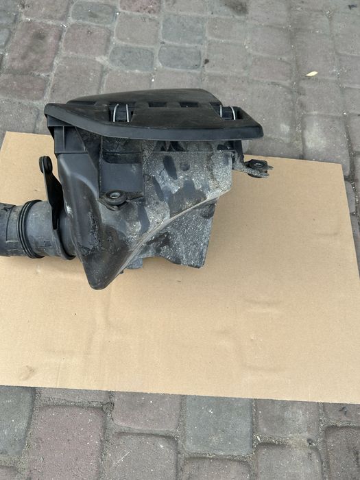 Obudowa filtra powietrza bmw e60 523i