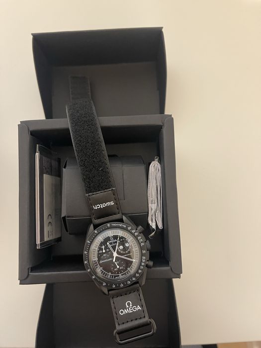 OMEGA X THE MOON PHASE