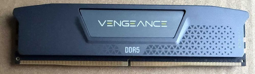 CORSAIR Vengeance DDR5 32GB (2x16GB) DDR5 6000MHz CL36 (CMK32GX5M2E6000Z36)